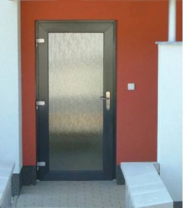 skleněné vchodové dveře - nejhorší varianta pro bezpečí